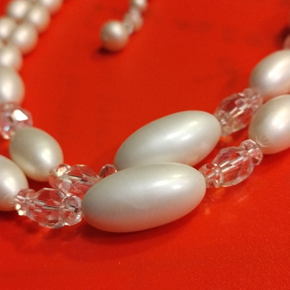 Cream barrel bead and AB pearl like necklace - Picture 8 of 8